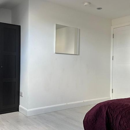 Stunning New 1 Bedroom Apartment ลอนดอน ภายนอก รูปภาพ