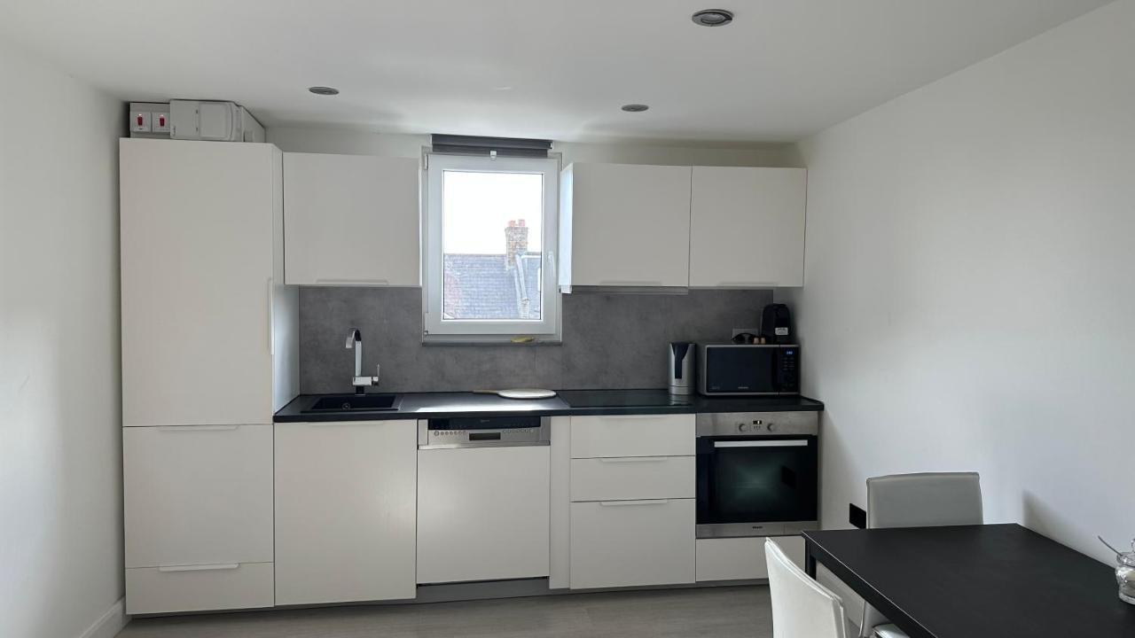 Stunning New 1 Bedroom Apartment ลอนดอน ภายนอก รูปภาพ