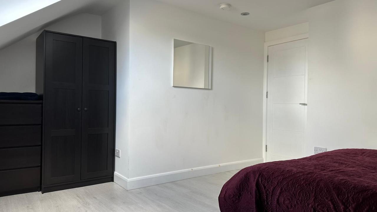 Stunning New 1 Bedroom Apartment ลอนดอน ภายนอก รูปภาพ