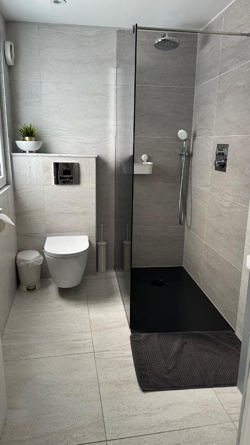 Stunning New 1 Bedroom Apartment ลอนดอน ภายนอก รูปภาพ